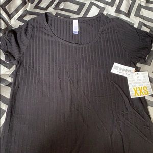 LuLaRoe shirt .. classicNWT